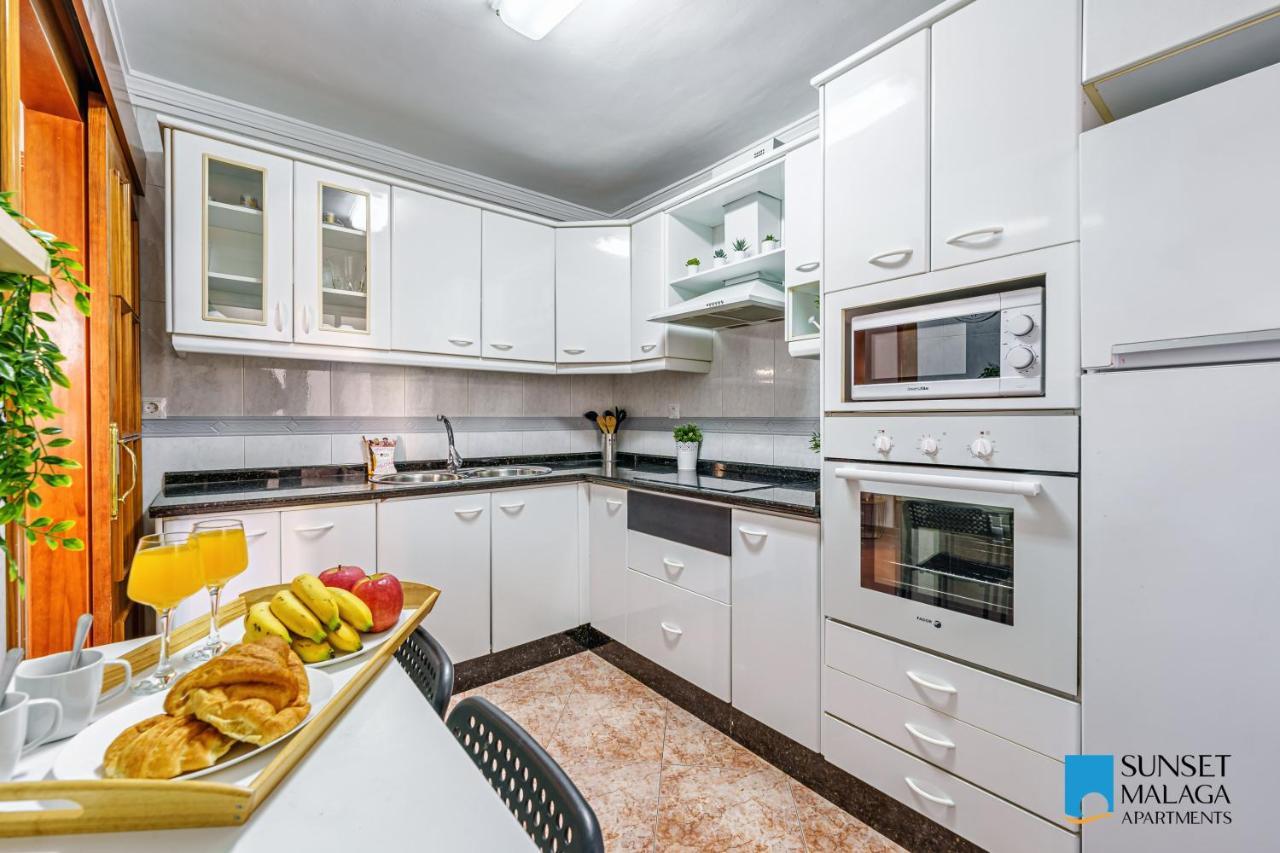 Malaga Central Station Apartment Bagian luar foto