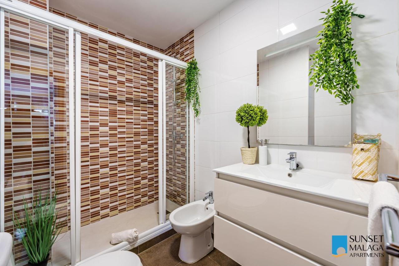 Malaga Central Station Apartment Bagian luar foto