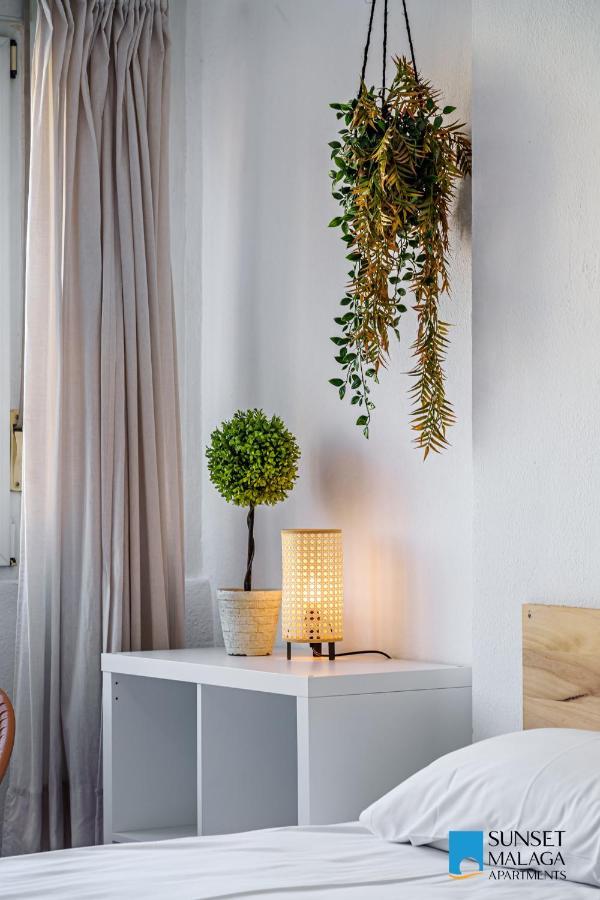 Malaga Central Station Apartment Bagian luar foto