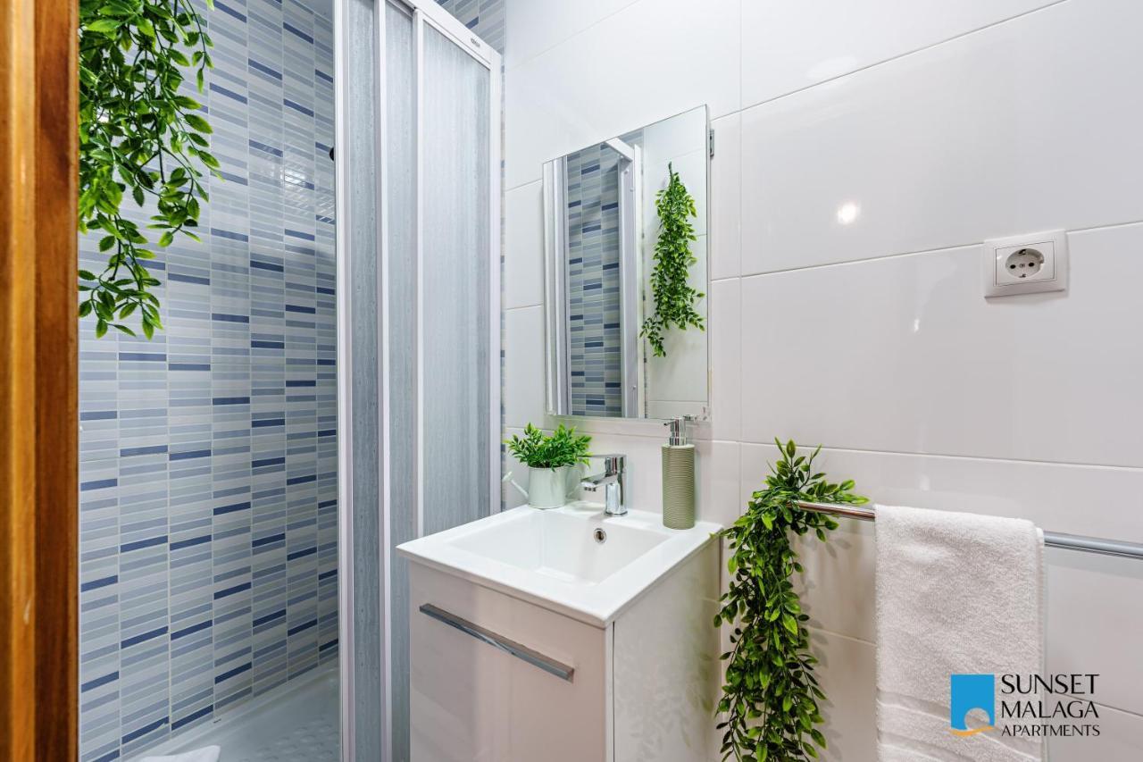 Malaga Central Station Apartment Bagian luar foto